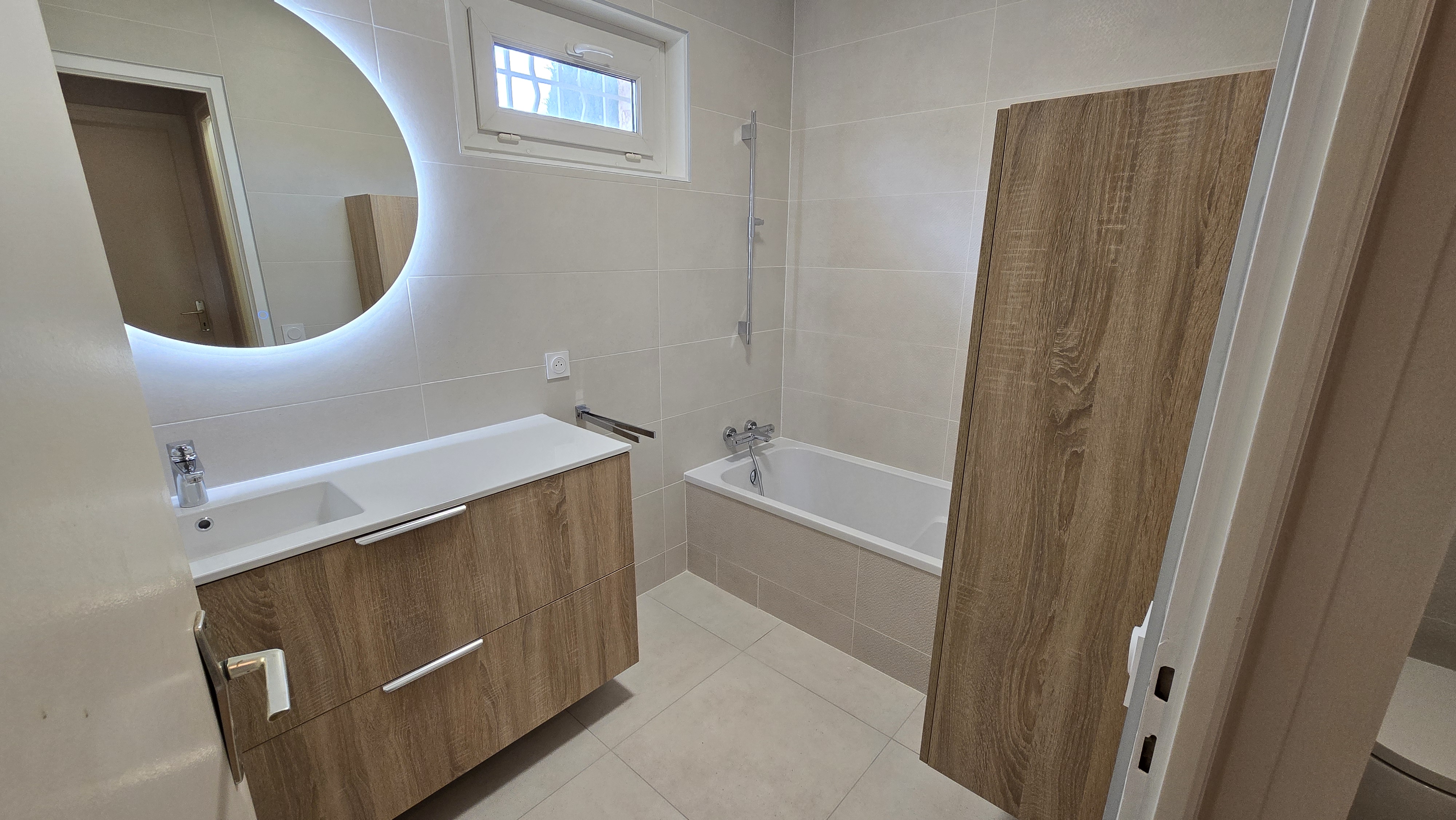 Transformation d'une salle de bain avec baignoire